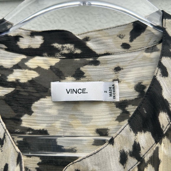 Vince Blouse Top 100% Silk Button Down Tunic Women Sz 2 Basket weave Print Sheer - Picture 4 of 14